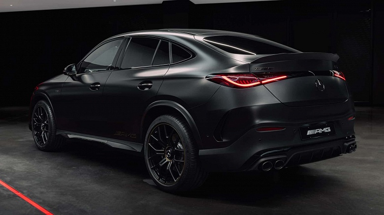 Mercedes-AMG исправляет ошибки: новый кроссовер Mercedes-AMG GLC 53 получил рядную &laquo;шестерку&raquo; вместо пачки сока