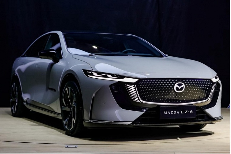 Новая «шестёрка» Mazda оказалась в 2,3 раза дороже китайской версии даже без европейских пошлин в Великобритании - 1 Новая «шестёрка» Mazda оказалась в 2,3 раза дороже китайской версии даже без европейских пошлин в Великобритании