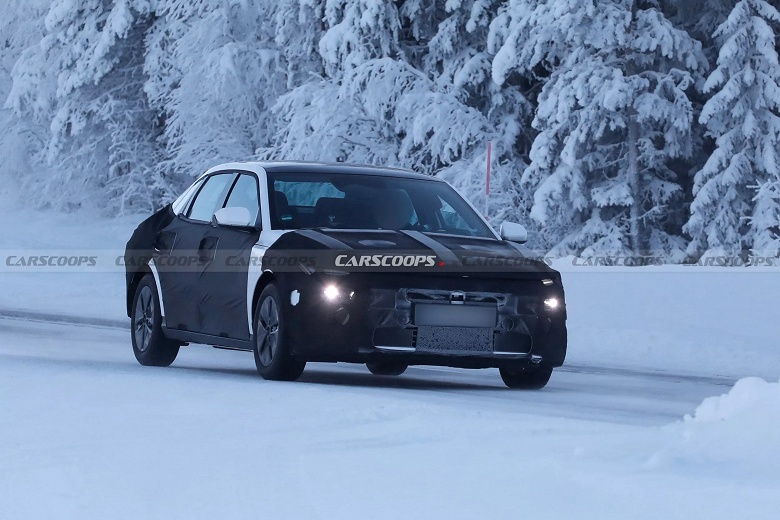 Прототип совершенно новой Hyundai Elantra вышел на испытания — модель будет немного похожа на машины Cadillac - 4 Прототип совершенно новой Hyundai Elantra вышел на испытания — модель будет немного похожа на машины Cadillac