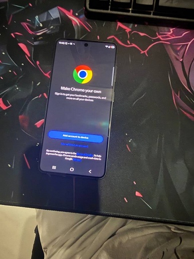 Опубликованы первые живые фото Samsung Galaxy S26: смартфон показали во включенном состоянии