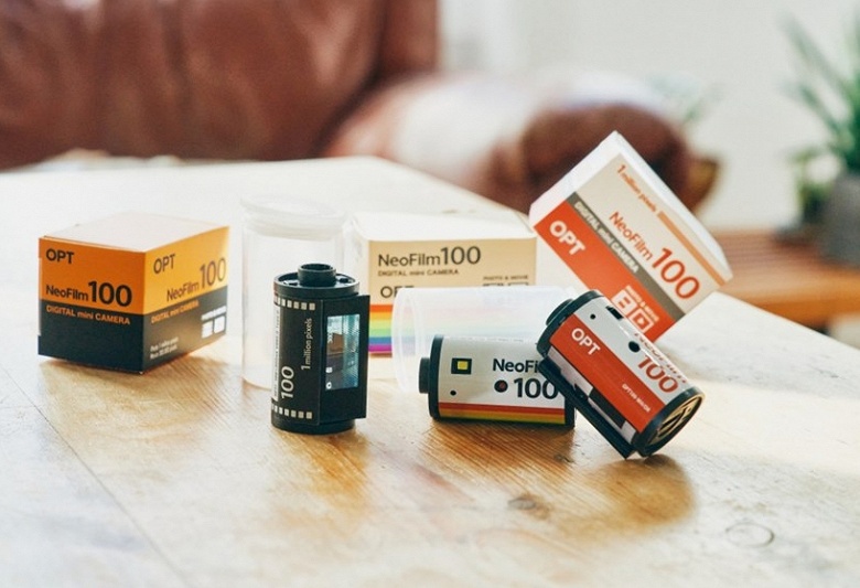 Это крошечная цифровая камера, выглядящая, как бобина фотоплёнки. Opt100 Neo Film весит всего 25 г
