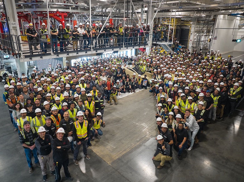 Началось серийное производство Tesla Cybercab: машины поступят в продажу по цене менее $30 000 уже к концу 2026 года - 1 Началось серийное производство Tesla Cybercab: машины поступят в продажу по цене менее $30 000 уже к концу 2026 года