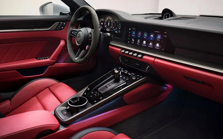 Совершенно новый Porsche 911 Turbo S едет в Россию: 701 л.с. и цена никак не ниже 20 млн рублей - 2 Совершенно новый Porsche 911 Turbo S едет в Россию: 701 л.с. и цена никак не ниже 20 млн рублей