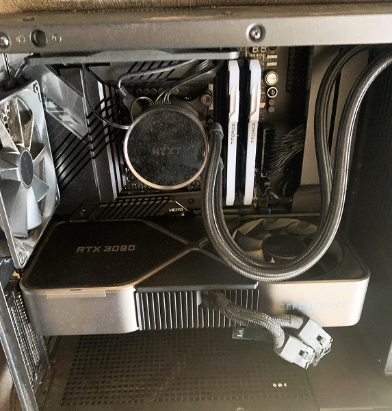 Царский подарок во времена дефицита комплектующих: геймер-новичок получил мощный игровой ПК с RTX 3090 совершенно бесплатно - 1 Царский подарок во времена дефицита комплектующих: геймер-новичок получил мощный игровой ПК с RTX 3090 совершенно бесплатно