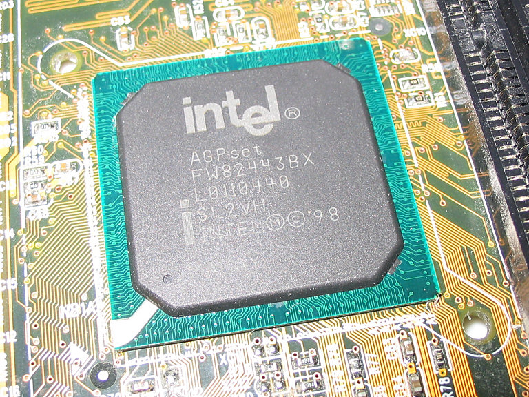 Intel 440BX. Источник. Intel 440BX. Источник