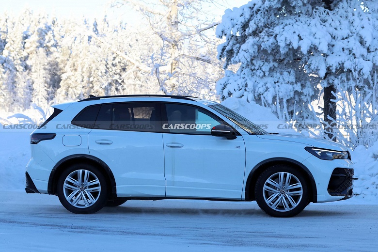 Конкурент Toyota RAV4 GR Sport от Volkswagen: опубликованы фото нового Volkswagen Tiguan R - 2 Конкурент Toyota RAV4 GR Sport от Volkswagen: опубликованы фото нового Volkswagen Tiguan R
