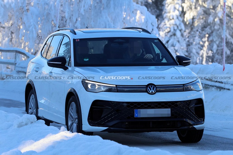 Конкурент Toyota RAV4 GR Sport от Volkswagen: опубликованы фото нового Volkswagen Tiguan R - 1 Конкурент Toyota RAV4 GR Sport от Volkswagen: опубликованы фото нового Volkswagen Tiguan R