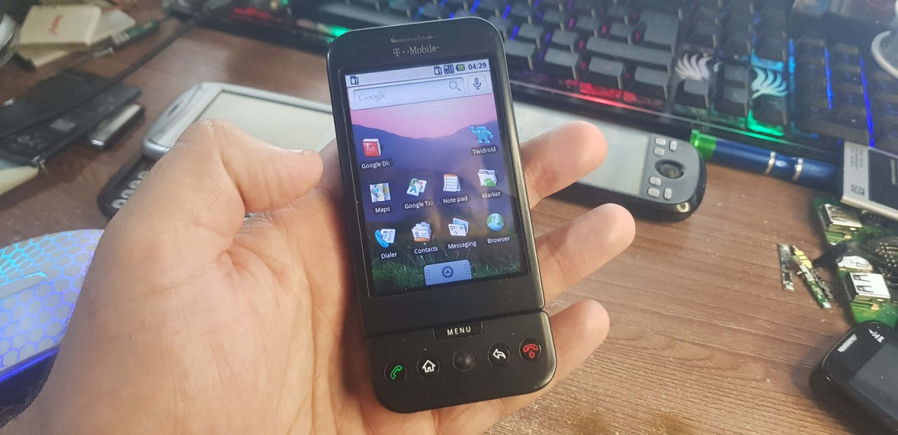 Увы, сейчас этот красавец лежит с уваленным загрузчиком :(