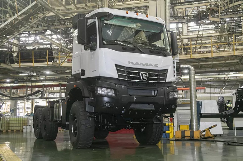 В России сертифицировали мощный новый КамАЗ К5, способный буксировать прицепы массой 86 тонн - 1 В России сертифицировали мощный новый КамАЗ К5, способный буксировать прицепы массой 86 тонн
