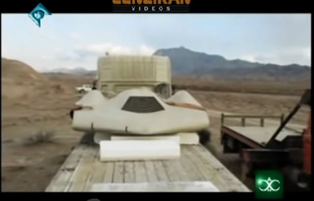 Судя по кадрам из иранского документального кино, RQ-170 плюхнулся где-то в пустыне, и то ли развалился при жёсткой посадке, то ли был разобран для облегчения эвакуации