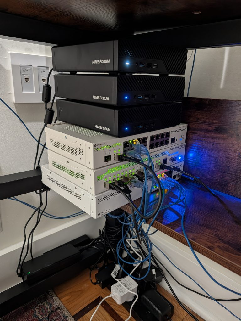 ARM-сервер в хоумлабе: обзор Minisforum MS-R1 или как я перестал бояться и полюбил Fedora - 4 ARM-сервер в хоумлабе: обзор Minisforum MS-R1 или как я перестал бояться и полюбил Fedora - 4