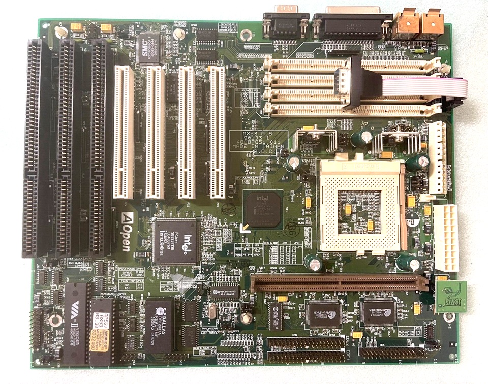 Что на самом деле показывал индикатор частоты ЦП на корпусе? - 15