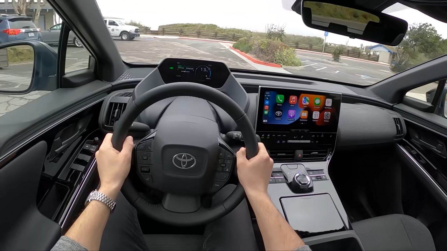 bZ4X и выглядит и футуристично, и практично одновременно