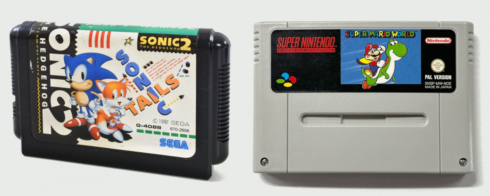 Картриджи игровых консолей Sega Mega Drive и Super Nintendo. Фото из Интернета