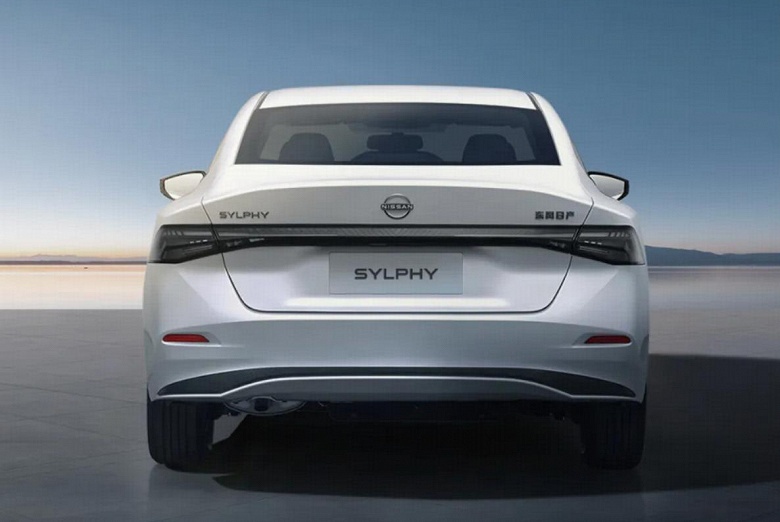 В Китае представлен новый Nissan Sylphy: простой 1,6-литровый мотор, &laquo;космический&raquo; дизайн, матричные фары &mdash; за 95 тыс. юаней (1 млн рублей)