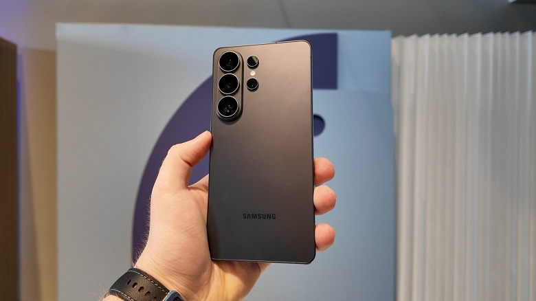 Samsung Galaxy S26 Ultra показали на живых фото и видео сразу после премьеры - 5 Samsung Galaxy S26 Ultra показали на живых фото и видео сразу после премьеры