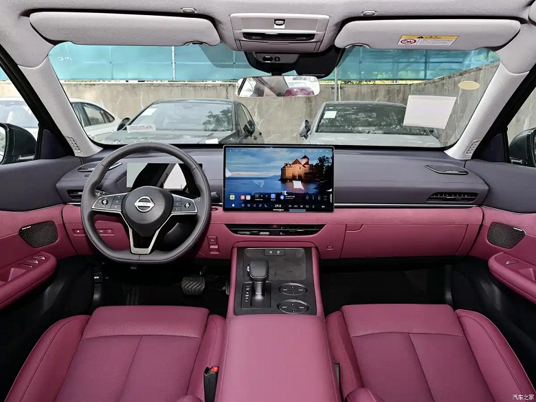 Не Teana, а какой-то Rolls-Royce. В Китае представлен Nissan Teana S380 Master Edition: двухцветный кузов, топовое оснащение и передовые технологии &mdash; 162 тыс. юаней (1,8 млн рублей)