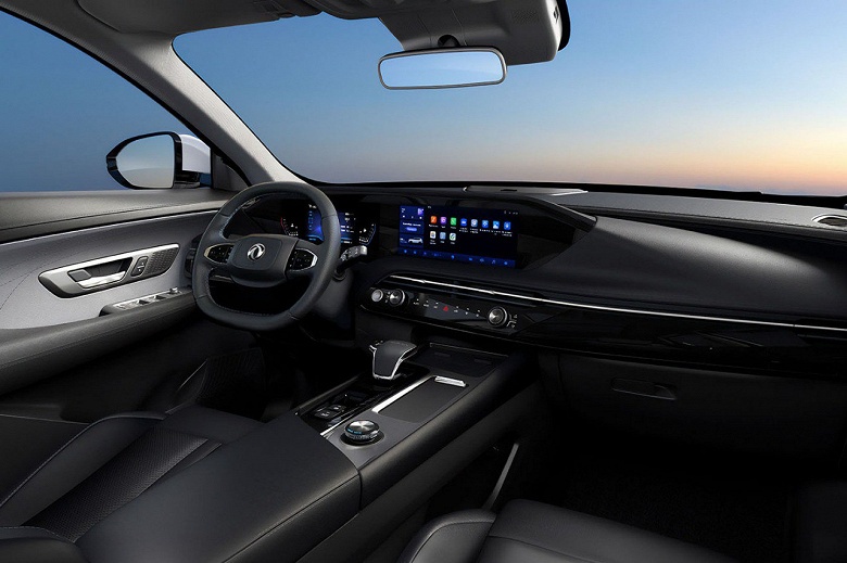 Обновленный 200-сильный кроссовер Dongfeng Huge в Белоруссии на 400 тыс. рублей дешевле &laquo;старого&raquo; Huge, который продается в России