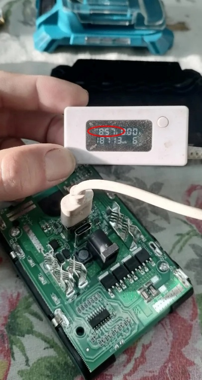 Фейковый аккумулятор с функцией пауэрбанка, который спалит любые гаджеты - 7