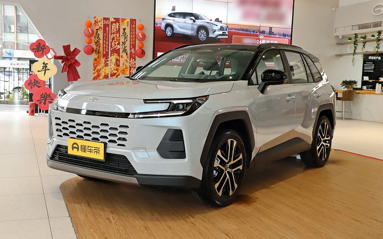 В Россию привезут китайский Toyota RAV4: &laquo;Рольф&raquo; анонсировал поставки обновленных Toyota Wildlander