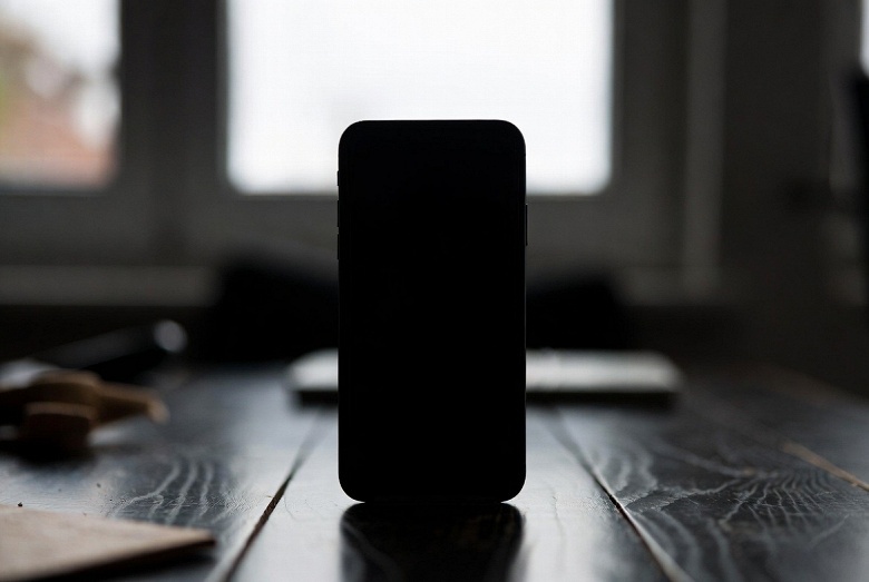 Небольшой экран, 9000 мАч и 200 Мп с телеобъективом в тонком и лёгком металлическом корпусе. Инсайдер раскрыл новый флагман