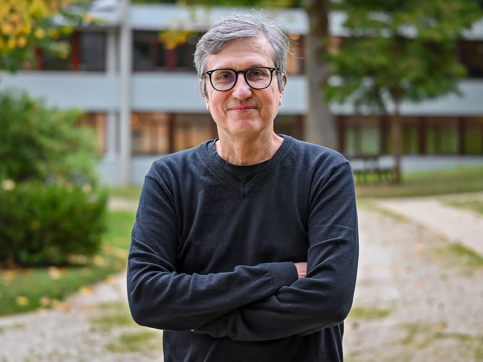 Максим Концевич часто предпочитает размышлять о широких математических перспективах, а не об отдельных проблемах. 