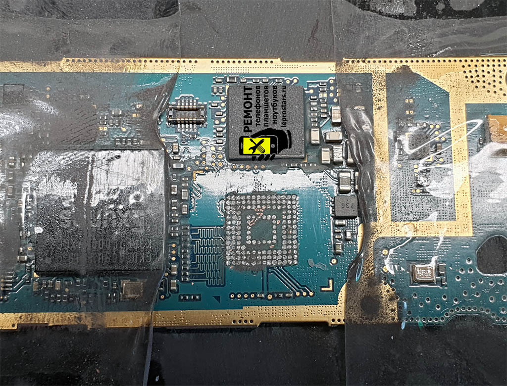 Видите «пыль» на процессоре? Это ошметки кристалла чипа памяти, каждый бит разлетался в прах...