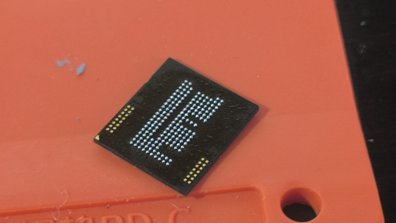 Какая красота... Просто обожаю смотреть на то, как паста превращается в шарики — это одно из чудес света по техногиковским меркам :)