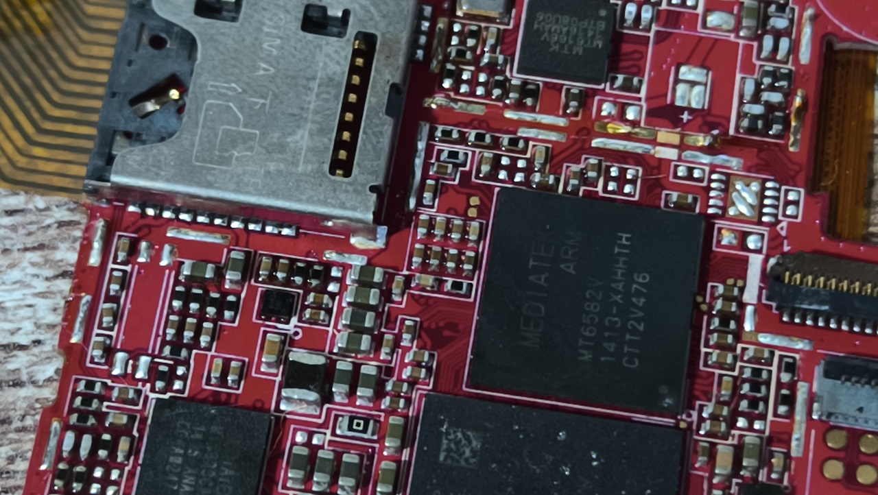 Процессор меньше сим-лотка...