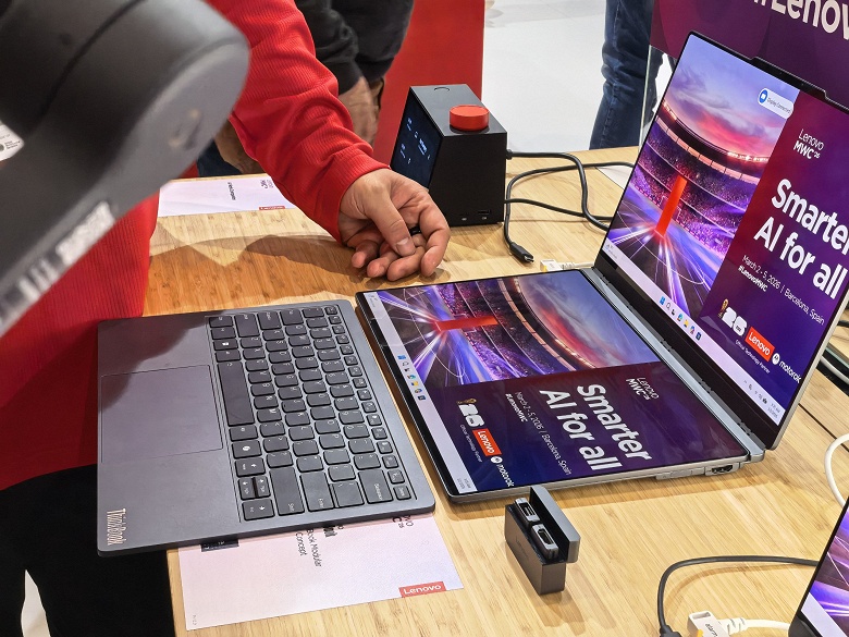 Можно выбрать между клавиатурой и вторым экраном. Lenovo показала на MWC 2026 необычный модульный ноутбук Modular AI PC - 2 Можно выбрать между клавиатурой и вторым экраном. Lenovo показала на MWC 2026 необычный модульный ноутбук Modular AI PC