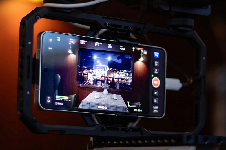 Огромная зум-камера с фокусным расстоянием 400 мм. Vivo X300U показали вживую до анонса