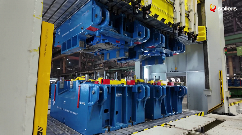 УАЗ показал передовую прессовую линию &mdash; на ней будут выпускать новейший рамный внедорожник Sollers, а в перспективе &mdash; и &laquo;Патриот&raquo;