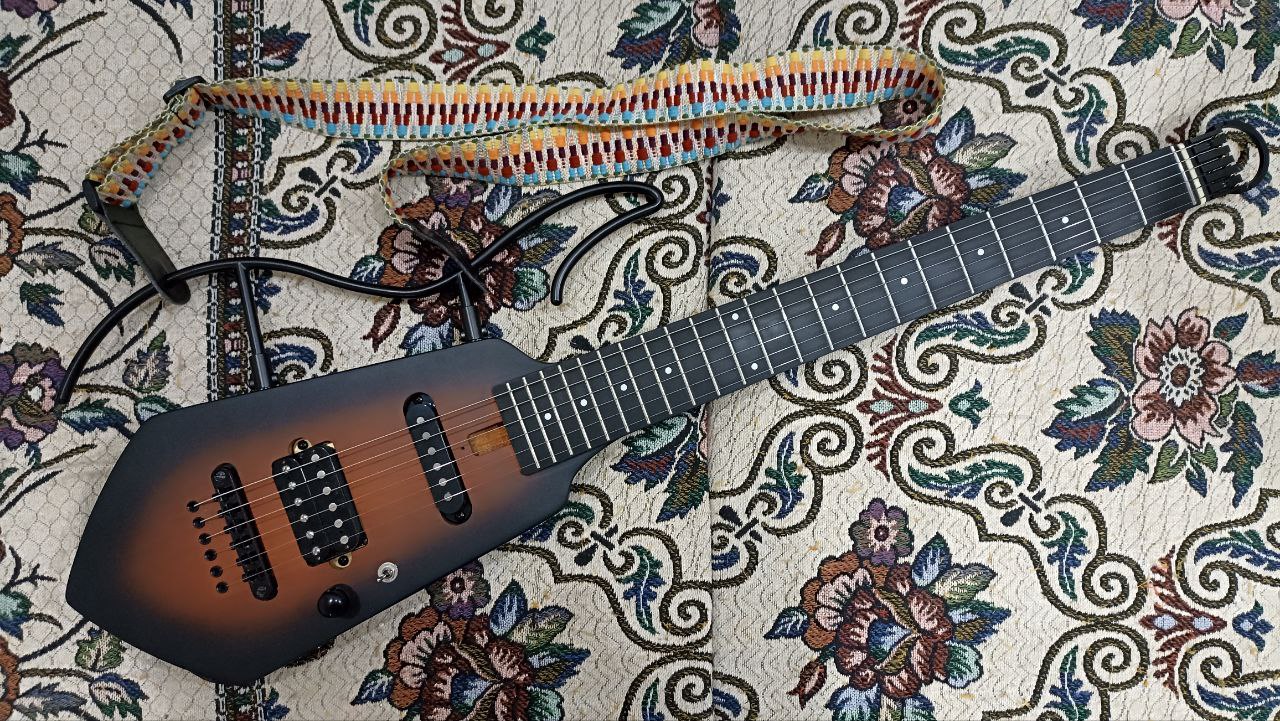 Китайская электрогитара, безголовая во многих значениях этого слова - 1