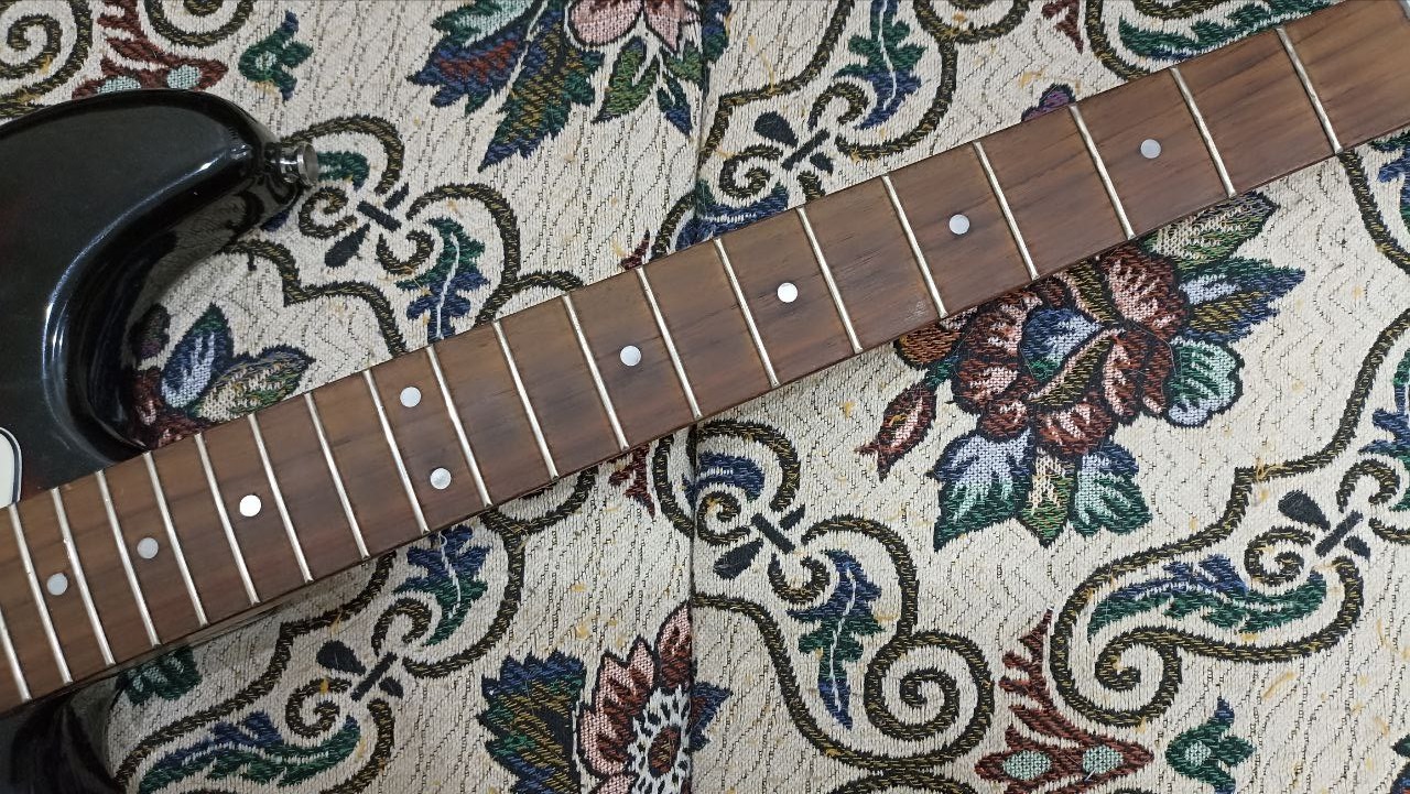 Поддельный Fender Stratocaster c Aliexpress - 9