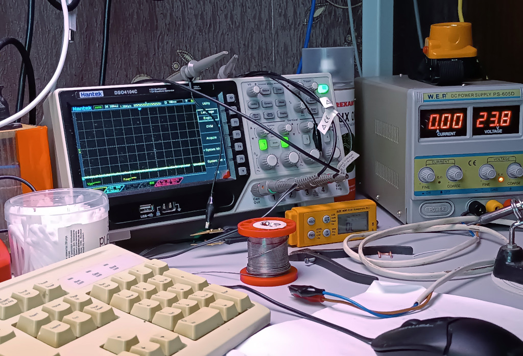 Портрет на рабочем месте. Съёмка немного постановочная, но совсем чуть-чуть