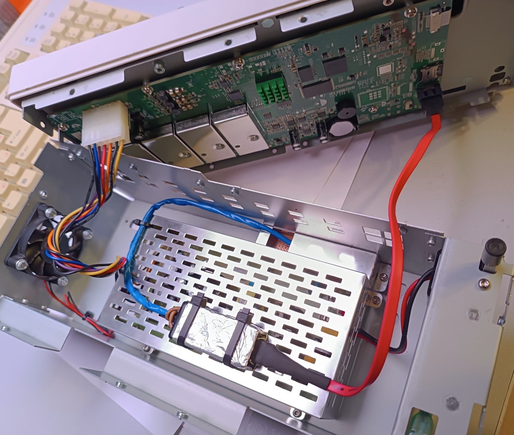 Изоляция, изоляция, и ещё раз изоляция. В том числе по радио.