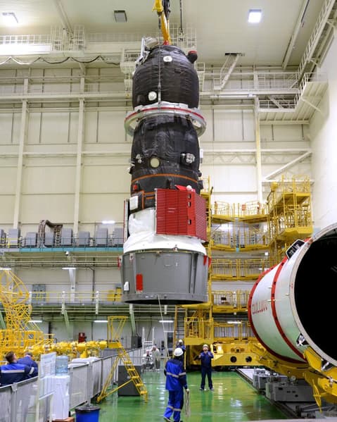 «Прогресс МС-33» состыковали с переходным отсеком перед запуском к МКС - 1