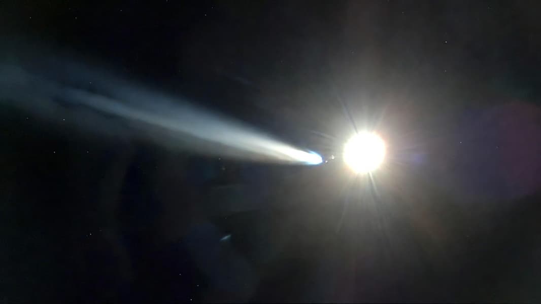 Упадёт на Солнце или просто сблизится со звездой, но уцелеет. Комета C 2026 A1 в любом случае не покинет Солнечную систему - 1 Упадёт на Солнце или просто сблизится со звездой, но уцелеет. Комета C 2026 A1 в любом случае не покинет Солнечную систему - 1