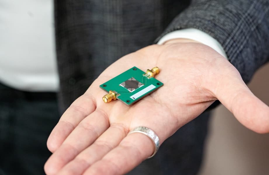 Российские ученые разработали датчик для навигации, который может работать без внешнего питания - 1