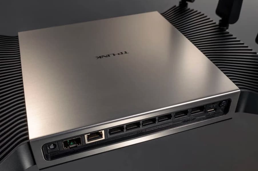 10-гигабитный интернет дома за $145: представлен мощный роутер TP-Link с Wi-Fi 7 и SFP+ - 1 10-гигабитный интернет дома за $145: представлен мощный роутер TP-Link с Wi-Fi 7 и SFP+ - 1