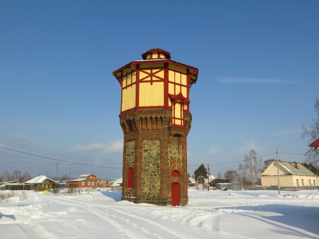 Старинной водонапорной башне тоже навели марафет