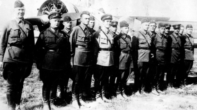 Боевые экипажи автожиров в Ухтомке, 1941 г.