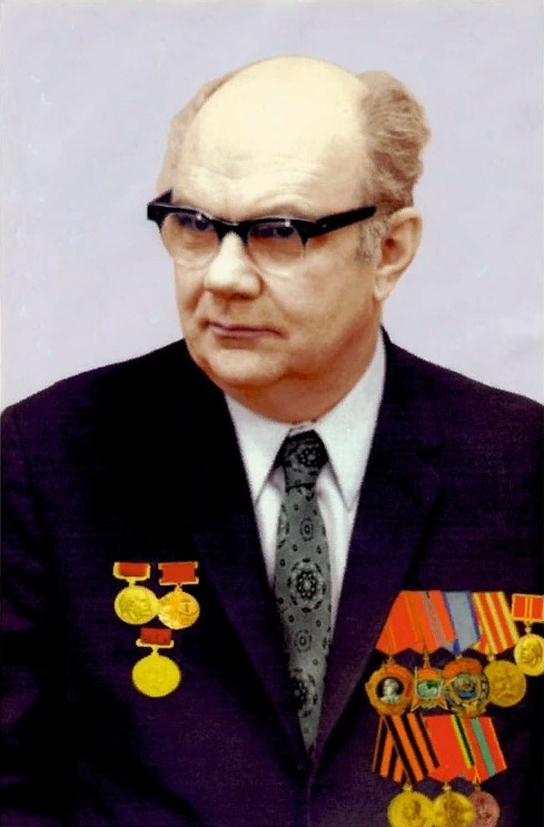 Парадное фото Александра Березняка (1912—1974)