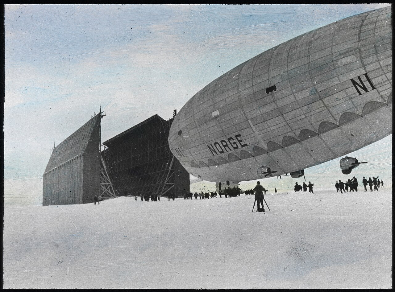 «Норвегия» у эллинга в Ню-Оленсунне