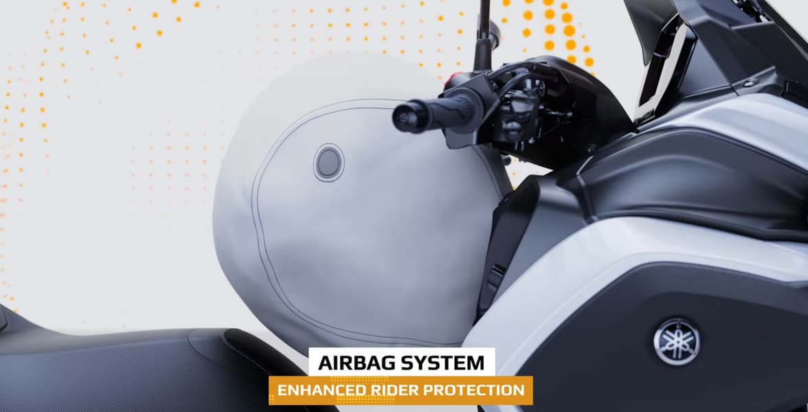 Представлен Yamaha Tricity 300 — первый в мире серийный скутер с подушкой безопасности - 3 Представлен Yamaha Tricity 300 — первый в мире серийный скутер с подушкой безопасности - 3