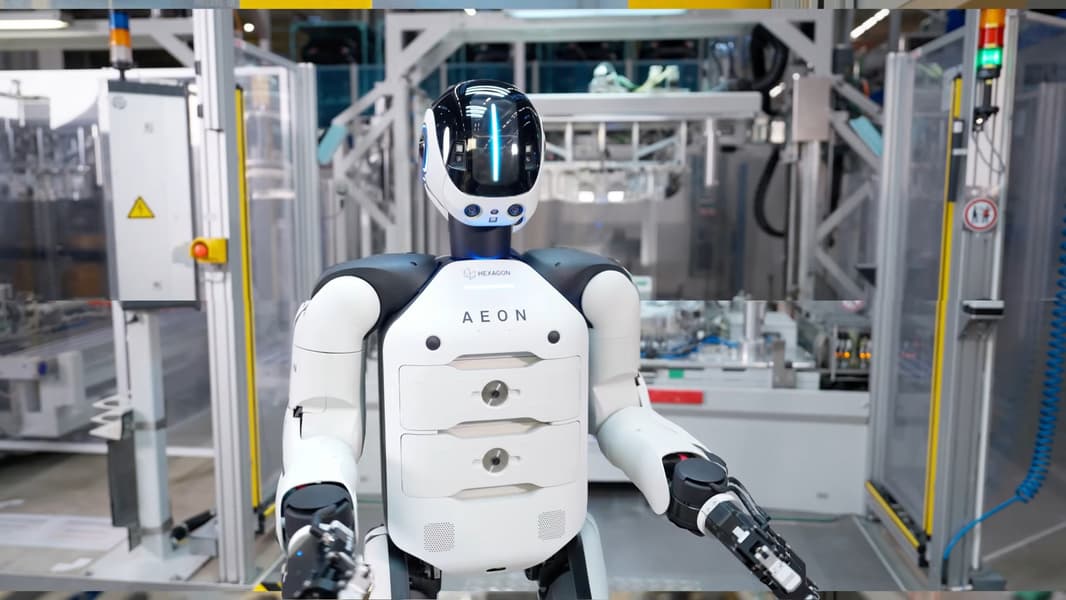 BMW на своём заводе в Германии заставила работать роботов. Гуманоидные Hexagon AEON занимаются различными задачами - 1