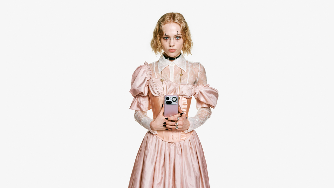 Дополнительный дисплей с интерфейсом Glyph, 5080 мА·ч, IP65: AliExpress запустил продажи новейшего Nothing Phone (4a) Pro в России - 1