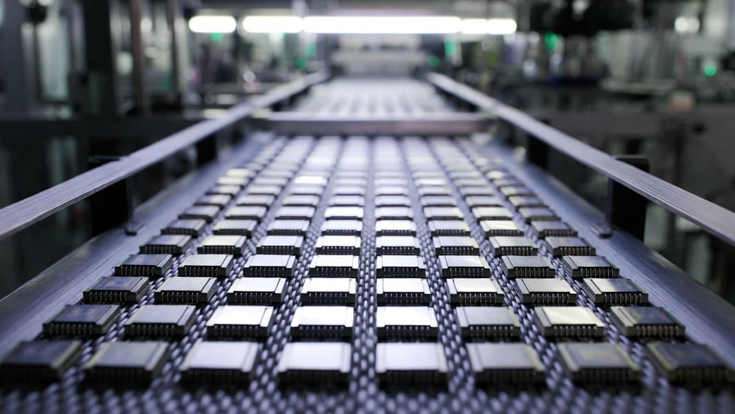 Несмотря на катастрофу на рынке памяти, Samsung и Hynix планируют занять «осторожную» позицию относительно вопроса расширения производственных мощностей - 1