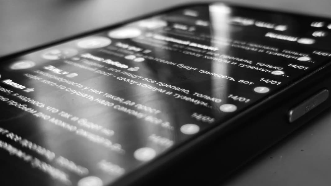 Новая схема шантажа через Telegram в России: мошенники пытаются блокировать iPhone через моды - 1