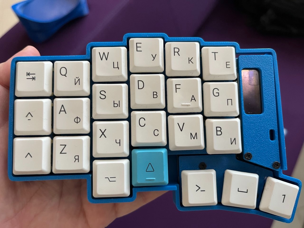 Левая часть клавиатуры